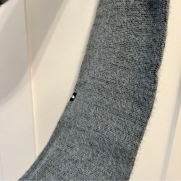 The North Face Scarf - Picture 2 of 6